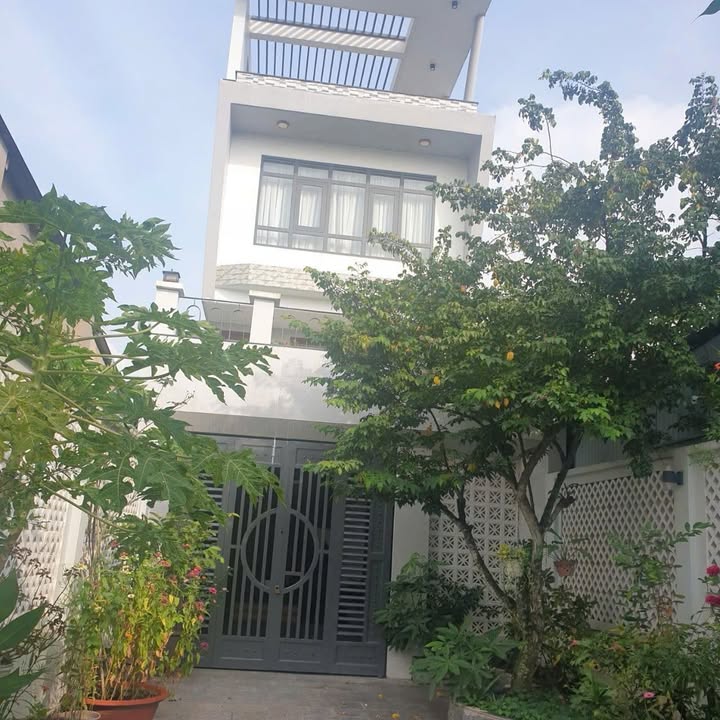 Nhà bán hoàn công Tân An Hội, Củ Chi 260.6m² giá 5.8 tỷ - Sẵn sàng vào ở ngay!