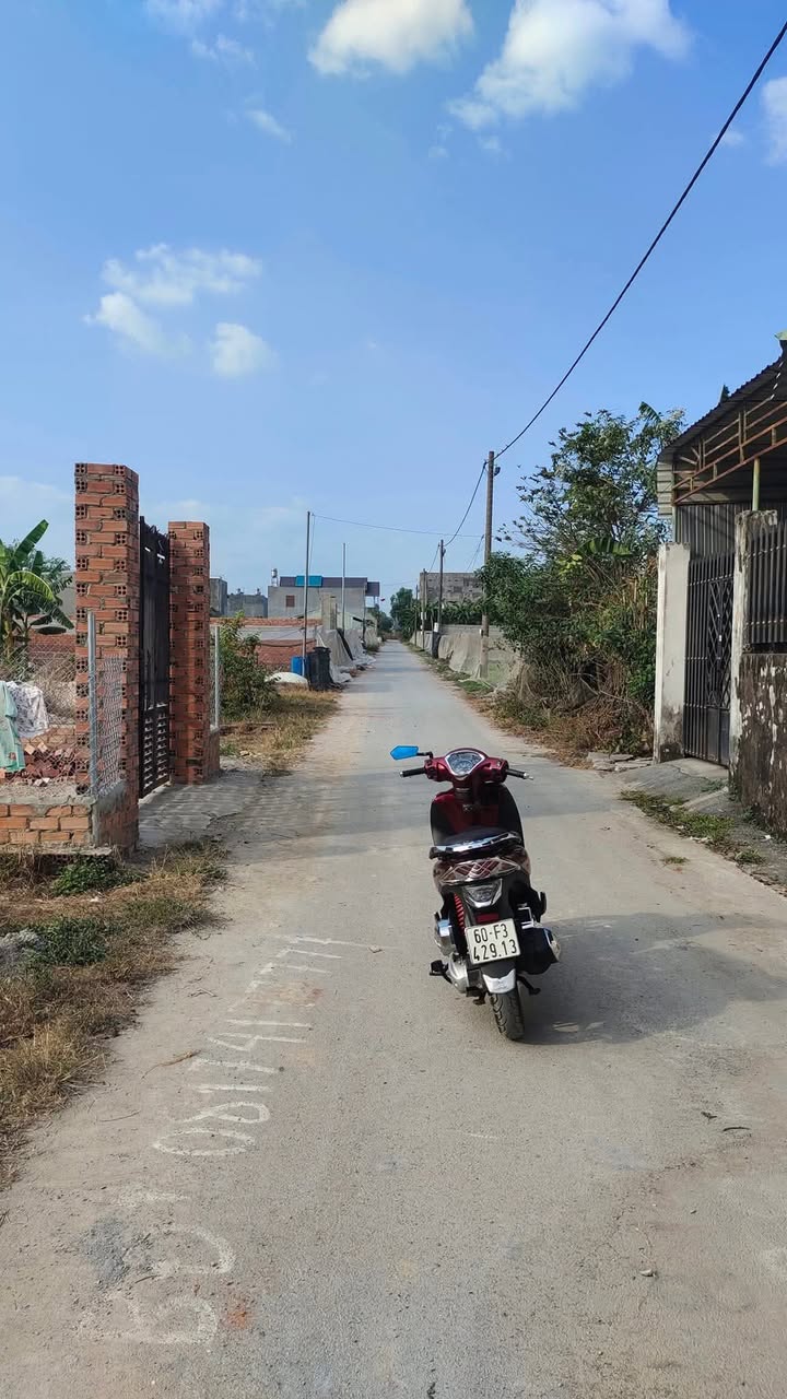 Đất nền Trảng Dài 90m² giá thỏa thuận - Mặt tiền hướng Đông, dân cư đông đúc!