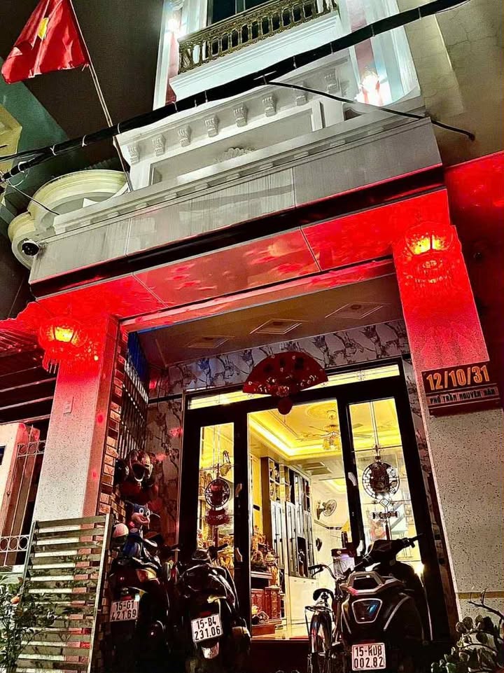 Nhà phố 4 tầng Trần Nguyên Hãn 46m² giá 4.35 tỷ - Vị trí đắc địa, tiện ích đầy đủ!