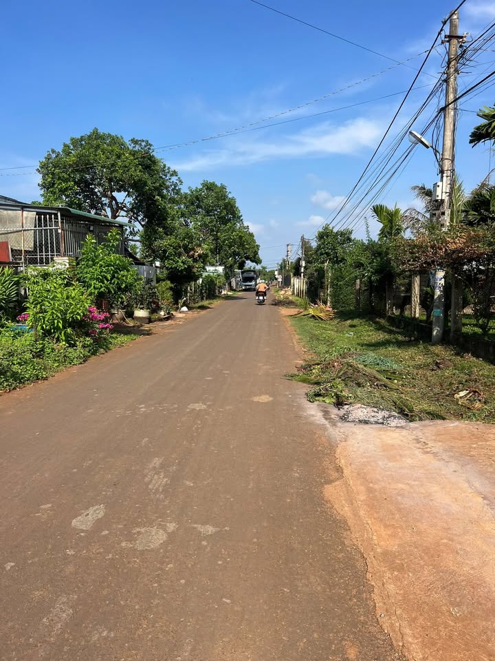 Đất nền Hòa Thắng - Buôn Ma Thuột 324m² giá 1.6 tỷ - Vị trí đắc địa gần Quốc lộ!