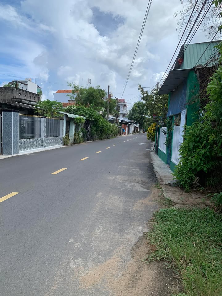 Đất mặt tiền đường Thăng Long, Phú Thạnh, Tuy Hòa 150m² giá 2.1 tỷ - Cơ hội đầu tư tuyệt vời!