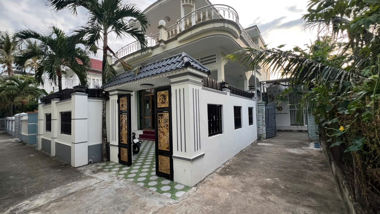 Nhà đẹp 238m² tại khu phố Long Hải Đông, Phú Yên - Giá 3.35 tỷ, sổ đỏ chính chủ!