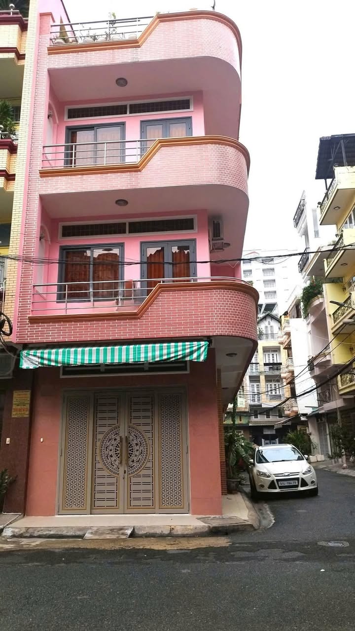 Cho thuê nhà hẻm xe hơi Thành Thái quận 10 diện tích 36m² - Căn góc hai mặt thoáng lý tưởng!