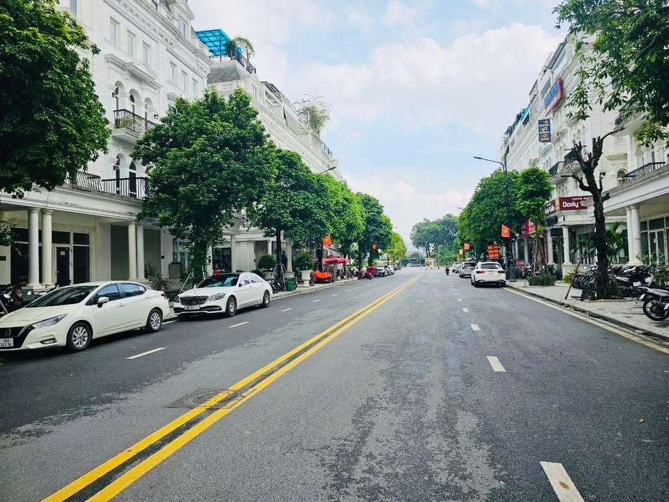 Townhouse Louis City Nam Từ Liêm 90m² giá 28 tỷ - Không gian sống đẳng cấp, sinh lời bền vững!