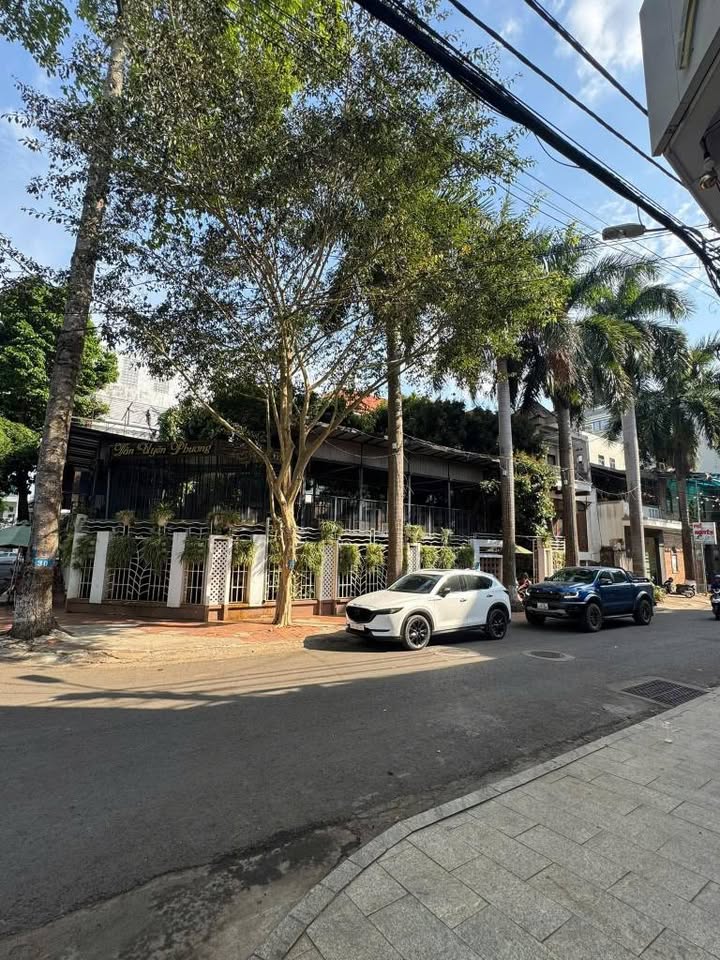 Nhà góc 2 mặt tiền H8–H12 Trần Hữu Dực, Buôn Ma Thuột 495m² giá 95 tỷ - Siêu vị trí đắc địa!