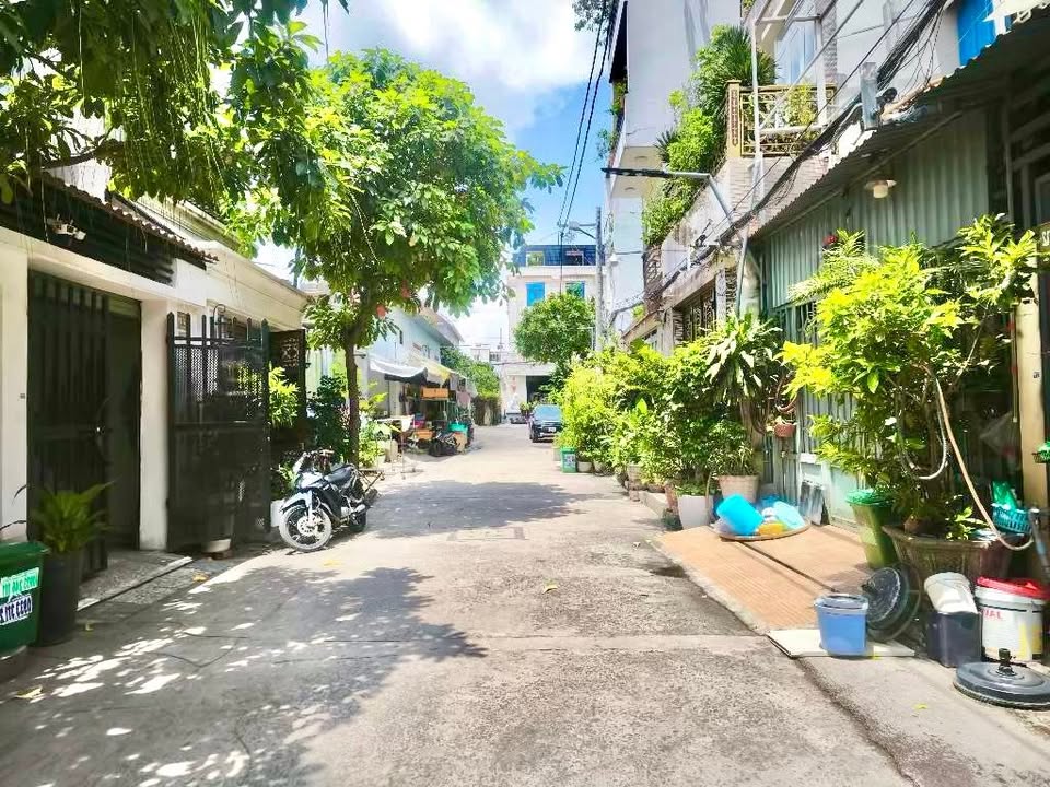 Nhà 4 tầng Tân Phú 76m² giá 6.9 tỷ - Gần AEON Tân Phú, sẵn sàng ở ngay!