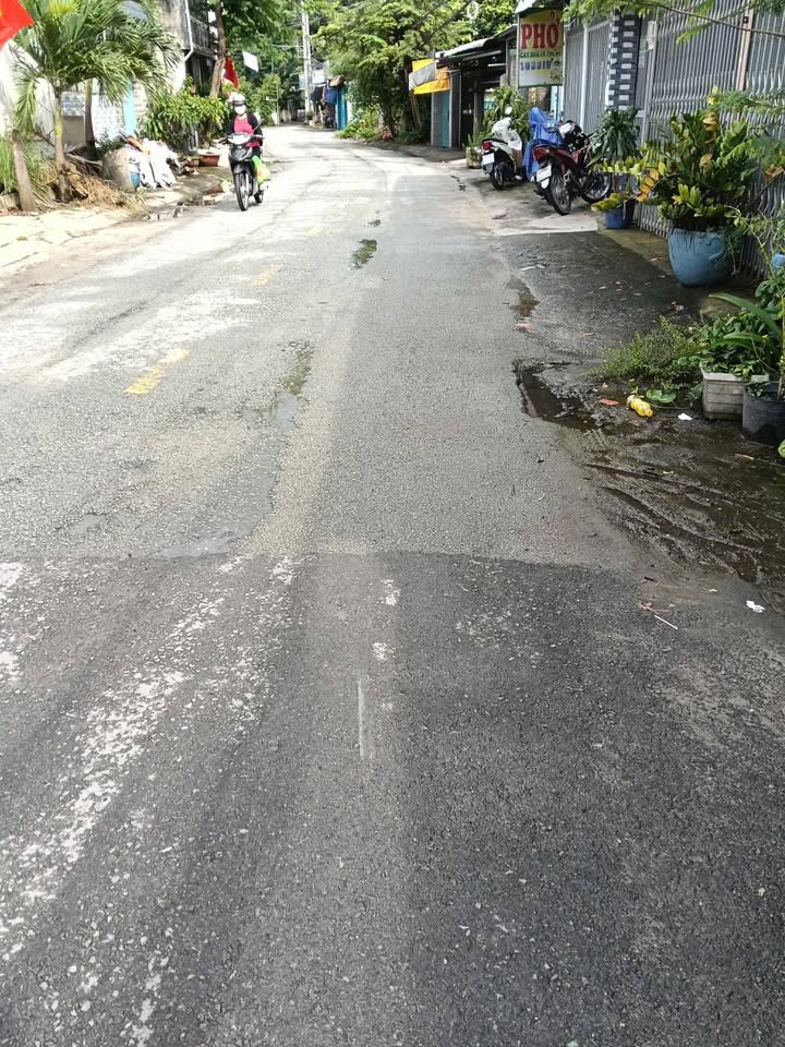 Nhà phố cho thuê mặt tiền đường Thới Tam Thôn 14, Hóc Môn 90m² giá 6 triệu - Sẵn sàng nhận nhà!