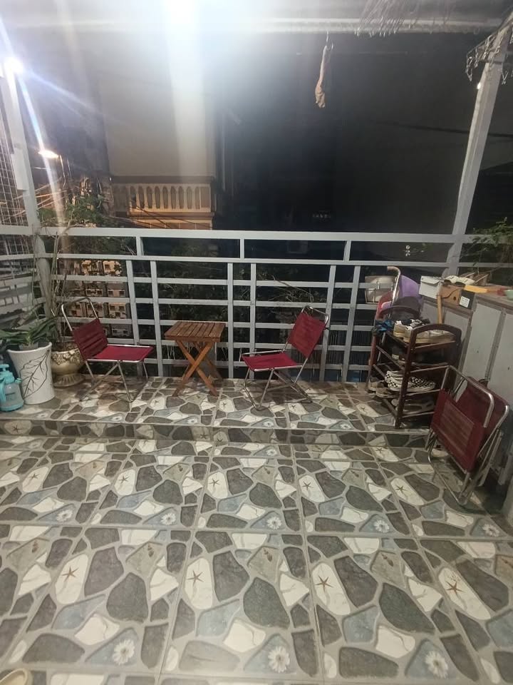 Chung cư Bao Bì Tây Hồ 42m² giá 4.5 tỷ - Sổ đỏ chính chủ, ô tô tránh