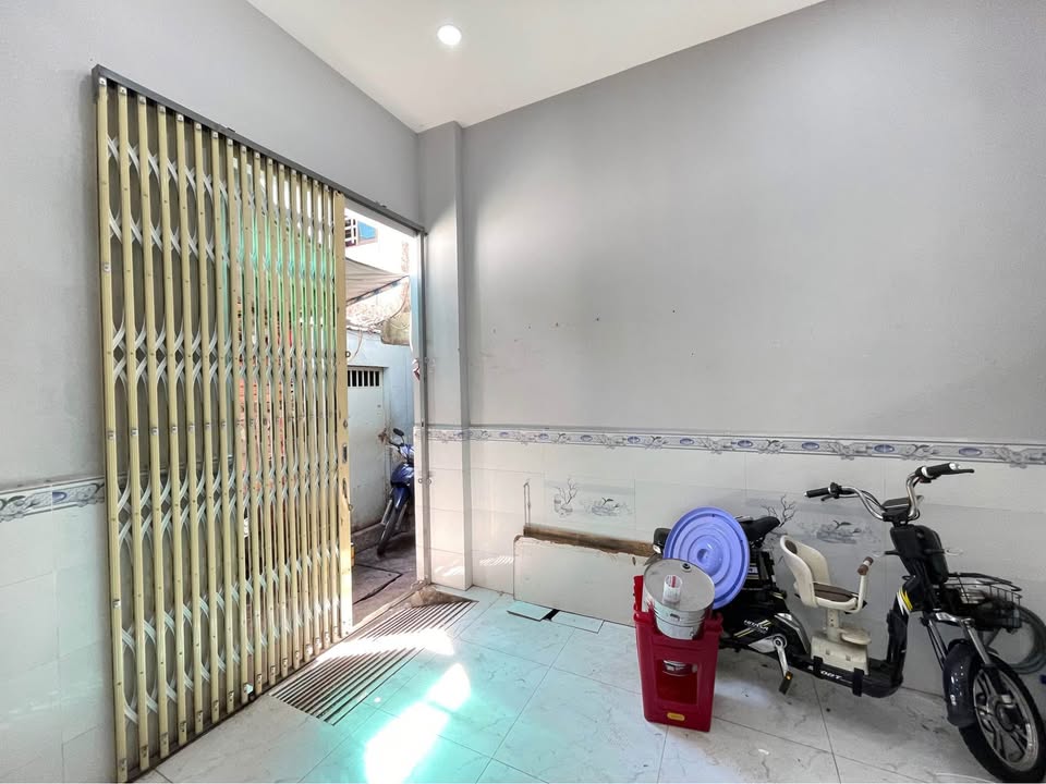 Nhà phố Ba Đình, P9, 42m² giá 3.78 tỷ - Sổ hồng riêng, hỗ trợ thương lượng!