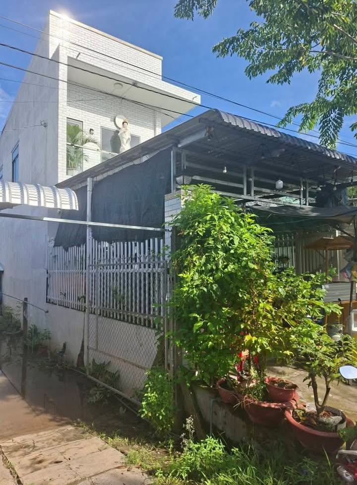 Nhà bán tại xã Long Kiến, Chợ Mới, An Giang 93m² giá 2.4 tỷ - Kinh doanh ăn sáng đông khách!