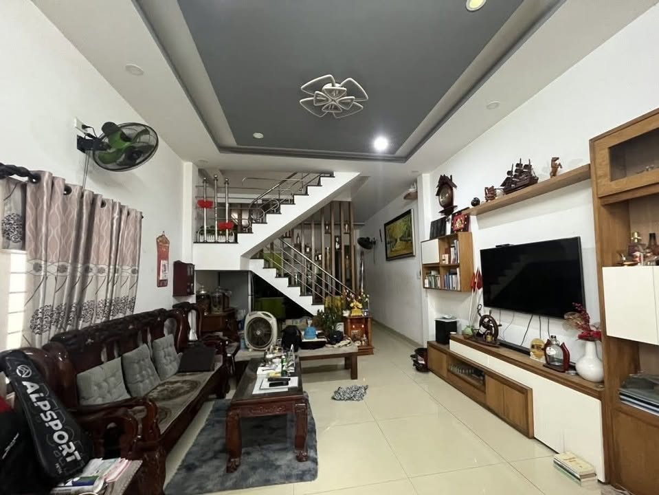 Nhà 2 tầng đường Lê Đình Lý, Đà Nẵng 110m² giá 8 tỷ - Ô tô ngủ cửa, cho thuê ổn định!