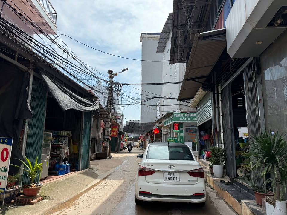 Đất thổ cư trục chính Xóm Giá, Nội Hoàng, Yên Dũng 90m² giá 5 tỷ - Đầu tư sinh lời cao!