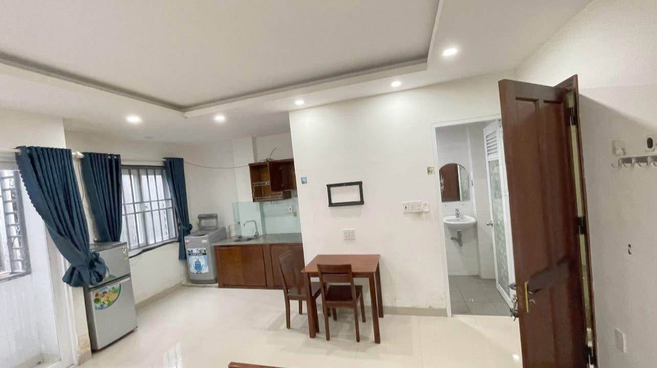 Căn hộ cho thuê đường Lê Thiết Hùng, Nha Trang 30m² giá 3.8 triệu - Sẵn sàng vào ở!
