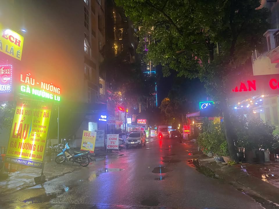 Bán FrontHouse mặt phố Dương Khuê, Mai Dịch, Cầu Giấy 60m² giá thỏa thuận - Tiềm năng sinh lời lớn!