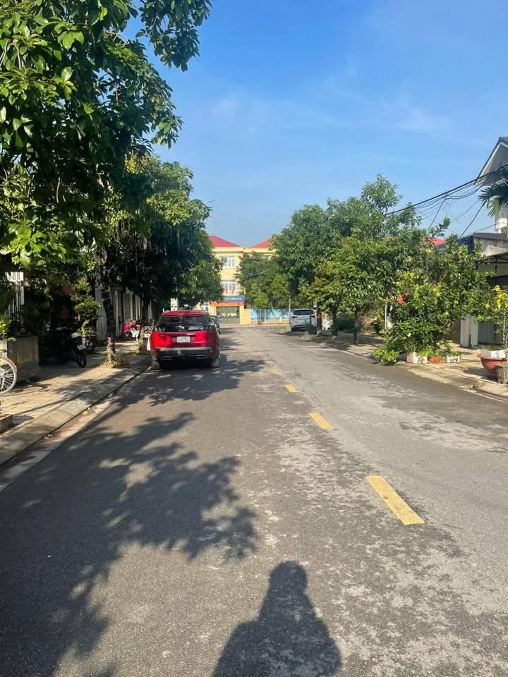 Nhà bán tại Phường Lê Hồng Phong, Phủ Lý 84m² giá 3 tỷ - Mặt tiền 4,2m, gần cổng trường!