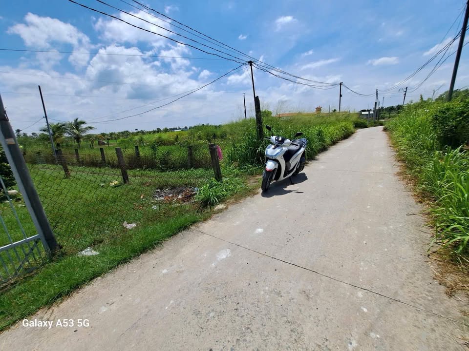 Đất nền 423m² xã Nhựt Chánh, Bến Lức - Giá chỉ 1,5 tỷ - Mặt tiền đường bêtông rộng rãi!