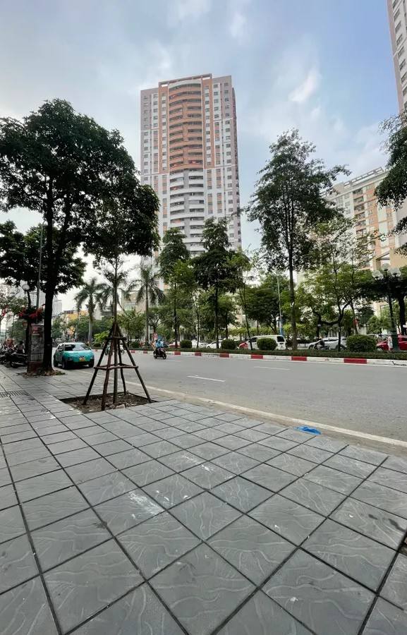 Nhà mặt phố Tân Mai, quận Hoàng Mai 43m² giá 27 tỷ - Kinh doanh đỉnh cao!