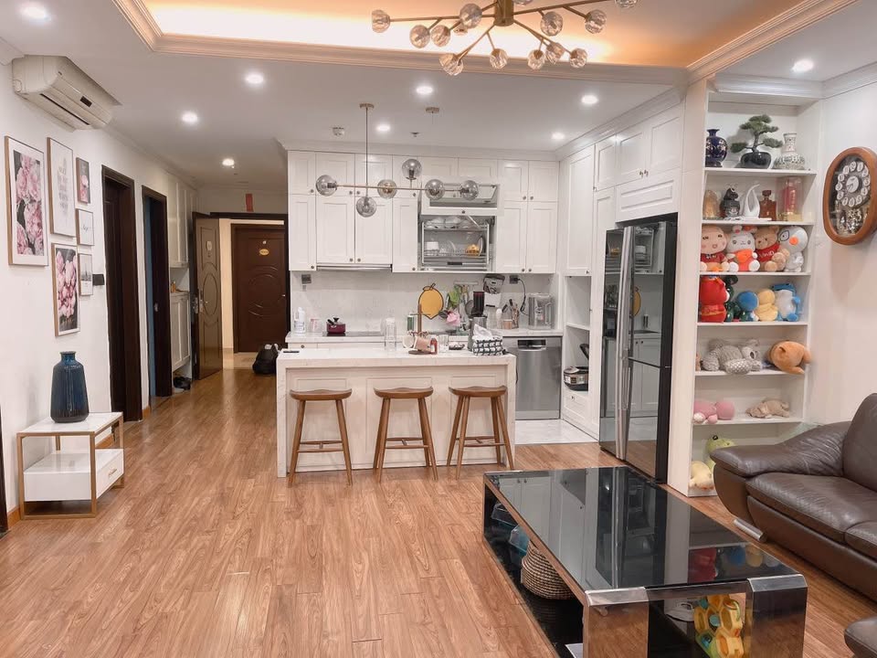 Căn hộ 2PN T07 Times City 75m² giá 10 tỷ - Nhà đẹp, sổ đỏ cầm tay!