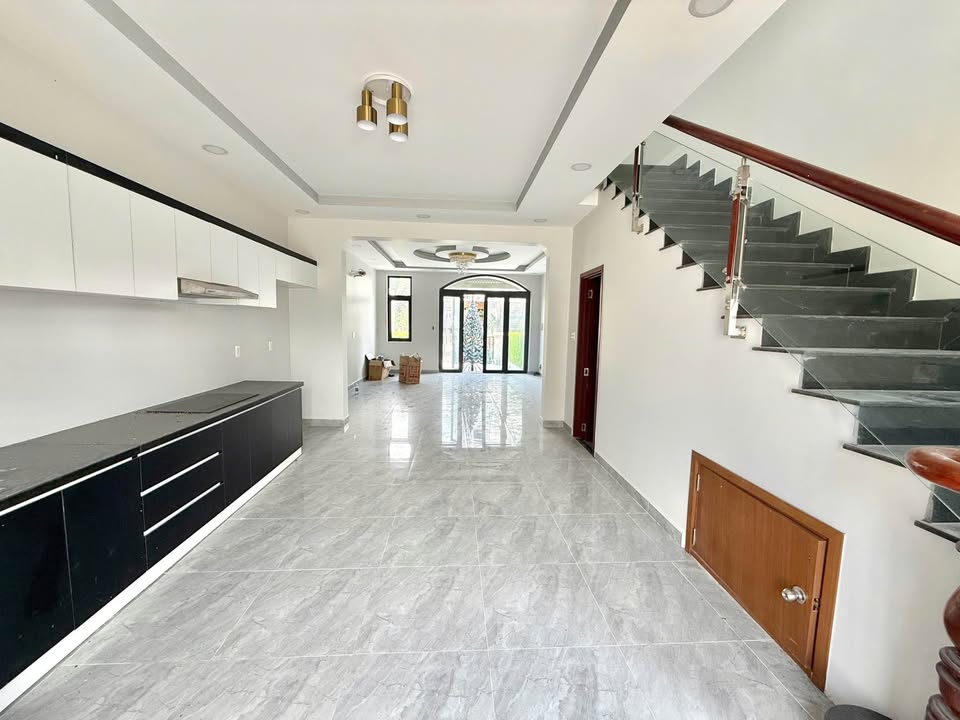 Nhà cho thuê Lavilla Green City, Tân An 3PN, 11 triệu - Full nội thất hiện đại!