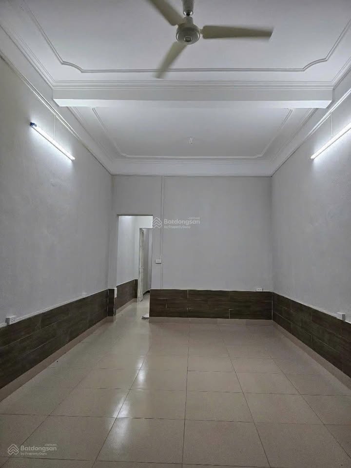 Nhà cho thuê tại Ngõ 203, Đường Hồng Hà, Hoàn Kiếm 80m² - Nội thất mới, nhận ngay!