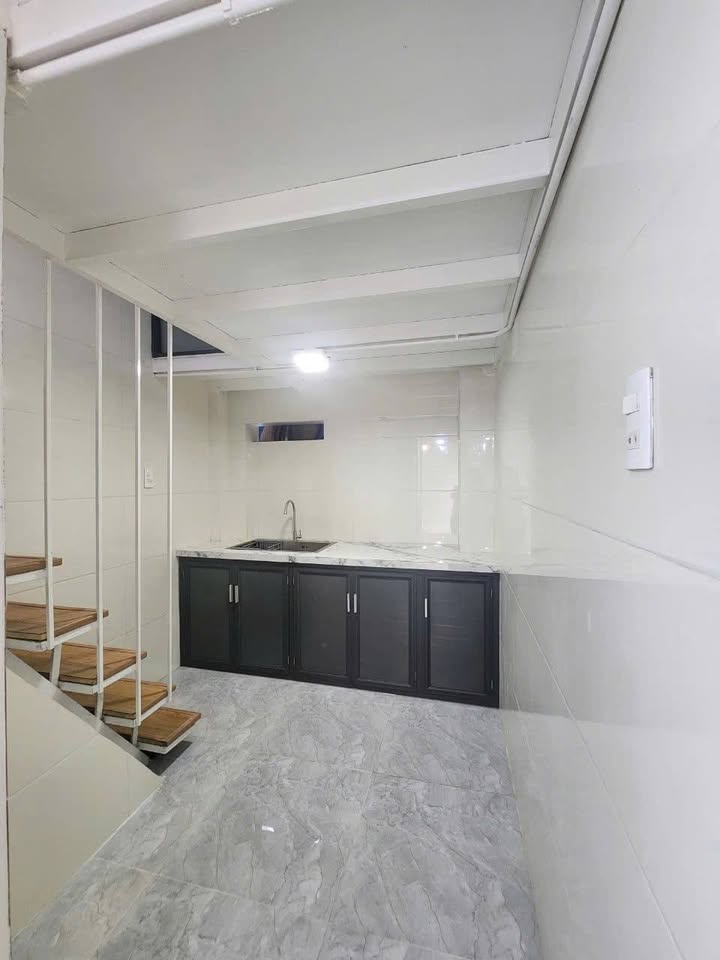 Nhà cho thuê hẻm xe tải thông đường Huỳnh Văn Chính, Tân Phú 3 tầng - Giá chỉ 10 triệu/tháng!