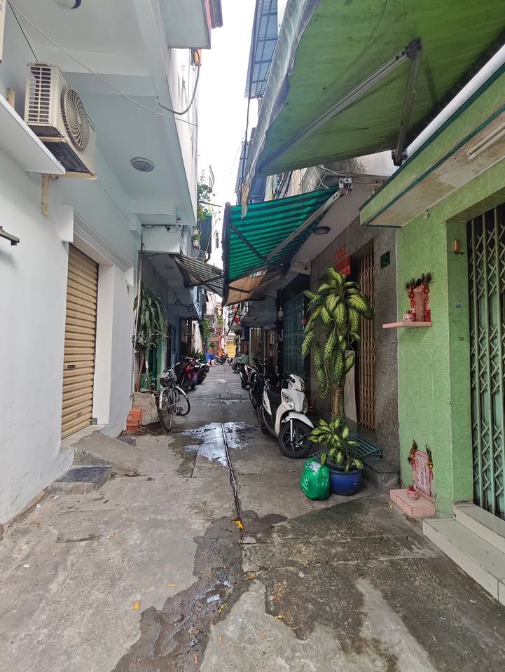 Nhà cho thuê tại 341 Lạc Long Quân, Quận 11 - Phù hợp kinh doanh và ở gia đình giá chỉ 7 triệu!