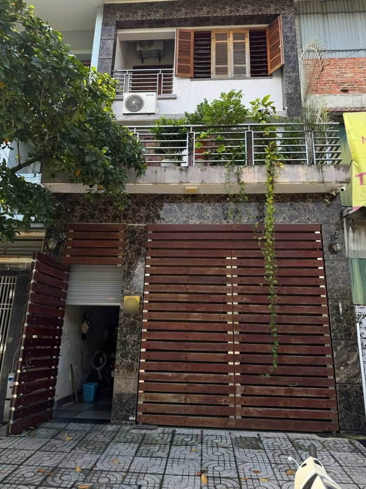 Nhà vườn Yên Xá, Thanh Trì 100m² giá 20 tỷ - Sổ đẹp, view thoáng!