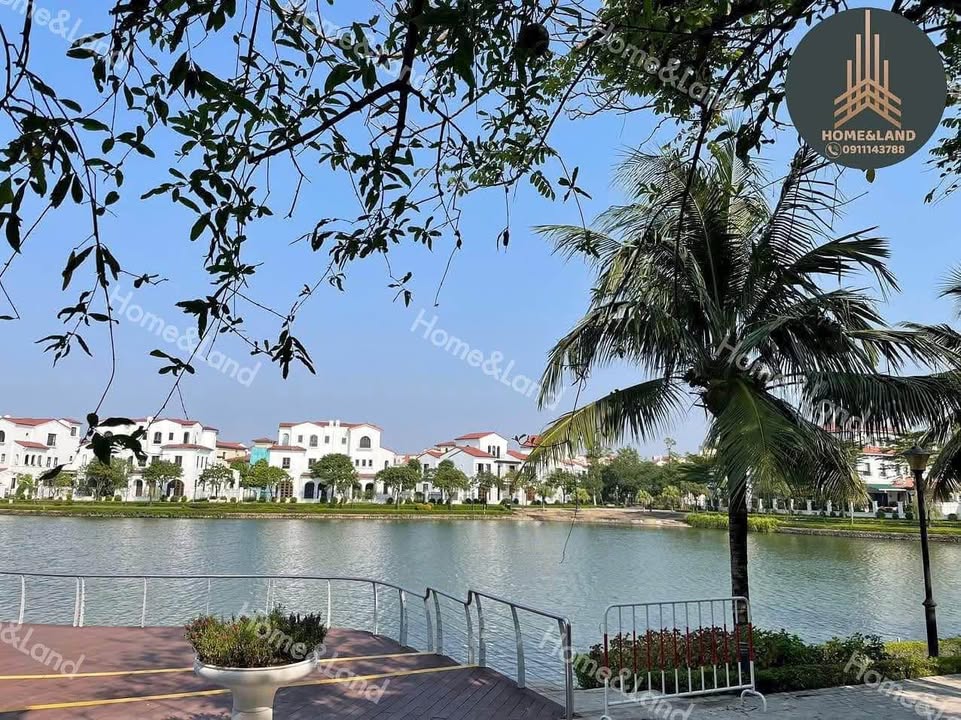 Biệt thự Vinhomes Thăng Long 232m² giá chỉ 55.68 tỷ - View hồ trung tâm tuyệt đẹp!