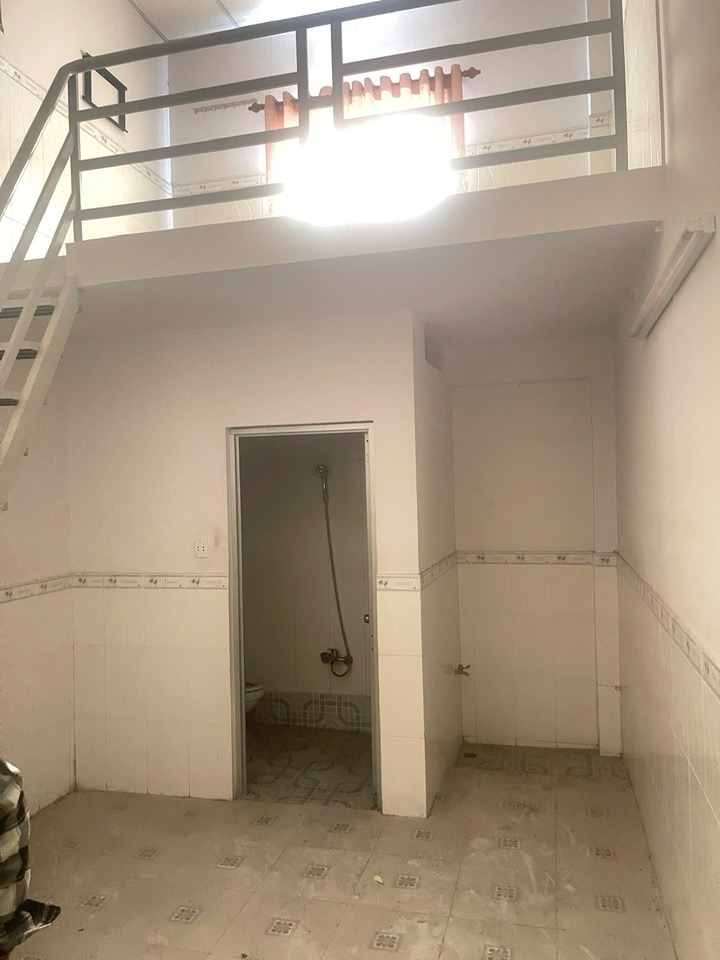 Nhà thổ cư 300m² tại Hòa Thuận 2, Cần Giuộc - Giá 3.5 tỷ, cơ hội đầu tư hấp dẫn!