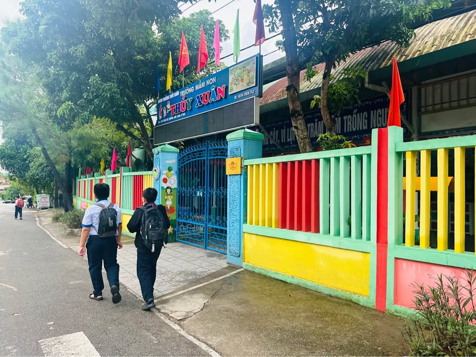 Đất nền đường Sử Hy Nhan Thủy Xuân 100m² giá 1 tỷ - Gần trường học thuận tiện!