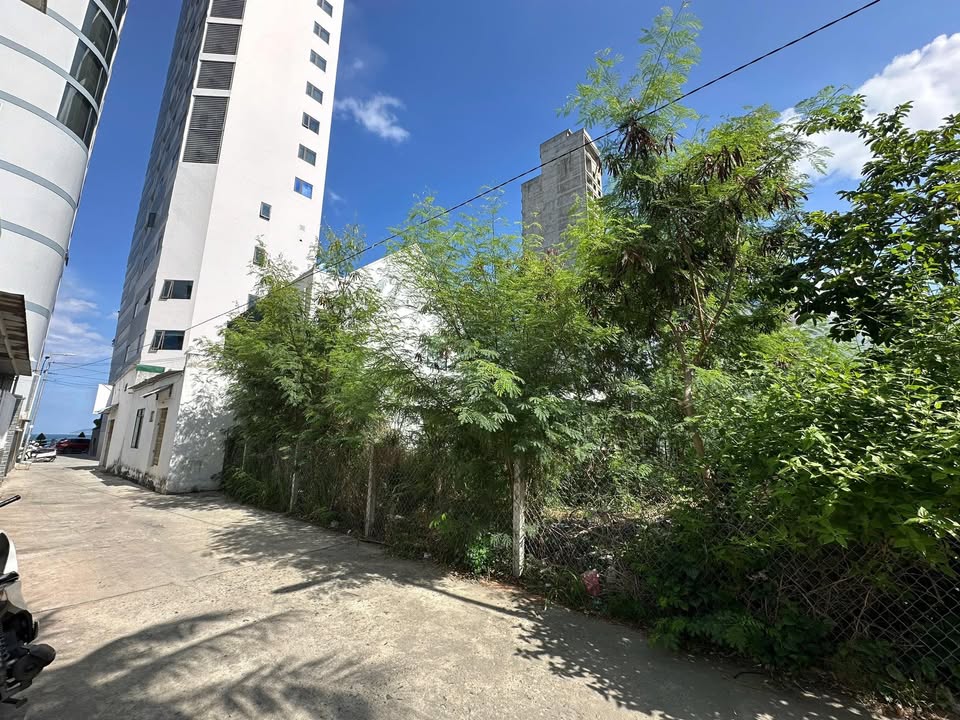 Đất nền Phạm Văn Đồng Nha Trang 217m² giá 16.5 tỷ - Cơ hội đầu tư tuyệt vời!