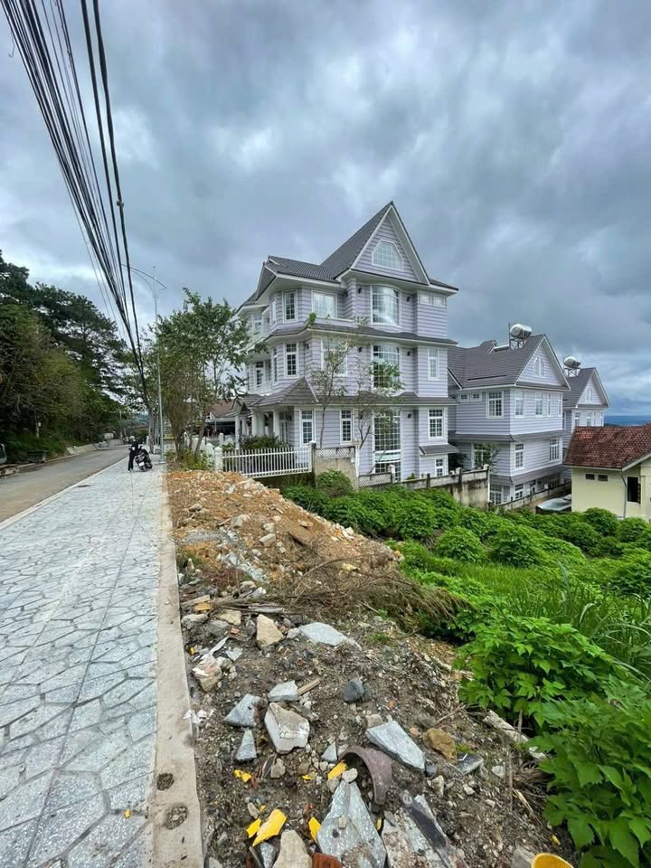 Bán đất xây villa mặt tiền Khởi Nghĩa Bắc Sơn Đà Lạt 456m² - Địa điểm lý tưởng cho nghỉ dưỡng!