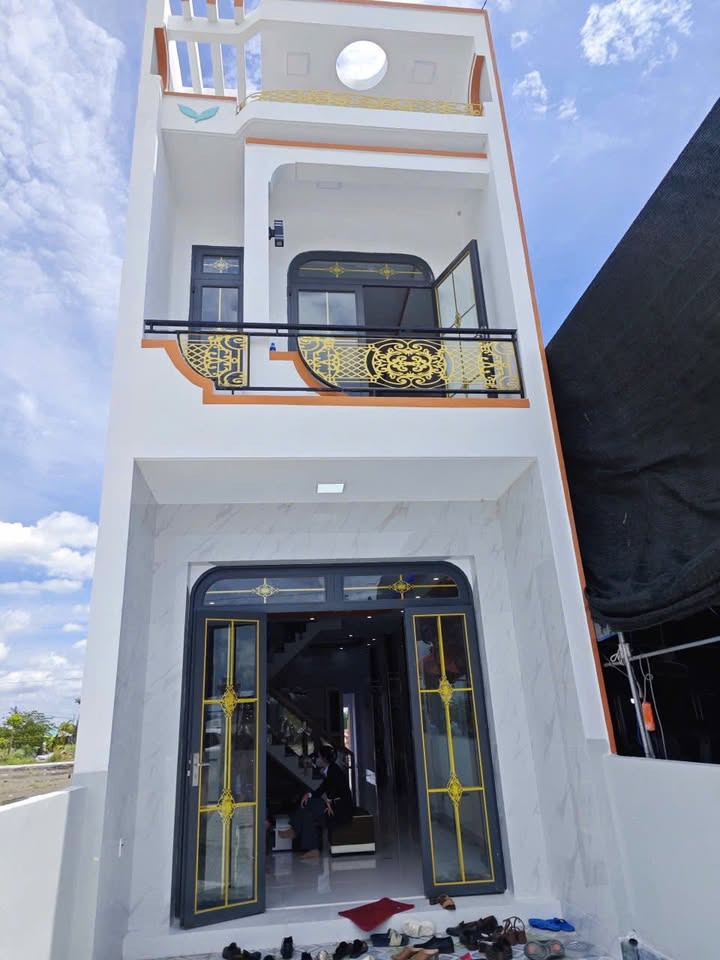 Nhà 2 tầng 135.6m² tại Ấp 5, Phước Vân, Long An - Giá 2.3 tỷ, chính chủ bán gấp!