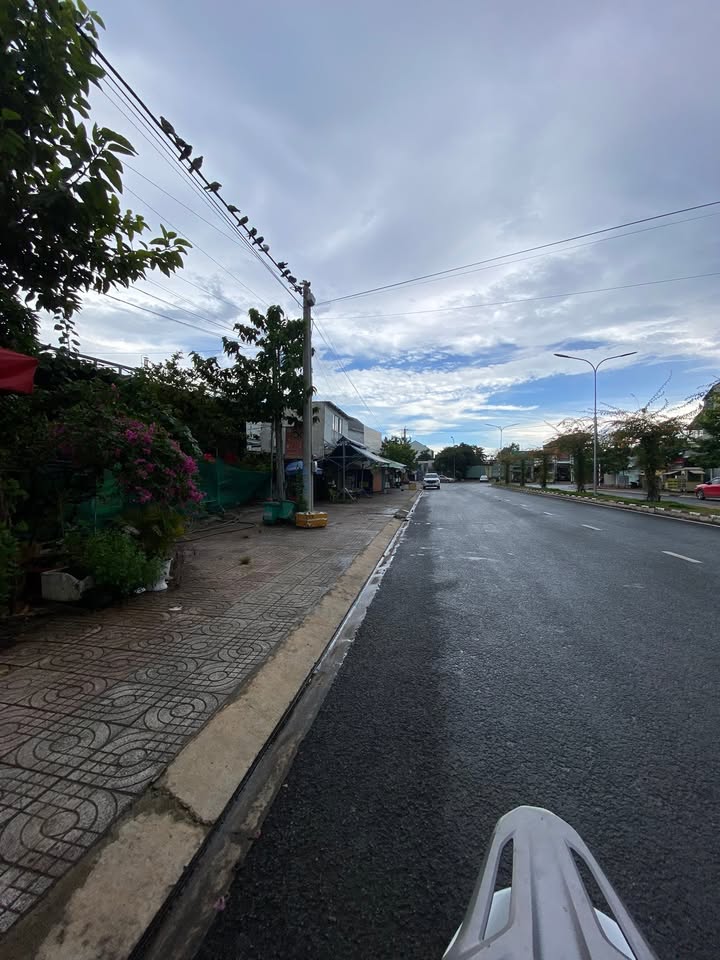 Đất mặt tiền đường Đặng Thai Mai, Đồng Xoài 220m² giá 5.95 tỷ - Cơ hội đầu tư hiếm có!