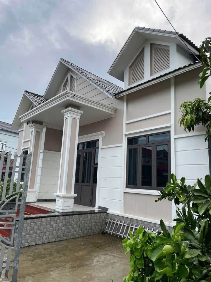 Nhà Villa Mái Thái 265m² tại Tiên Lãng, Hải Phòng - Đường 2 mặt tiền, giá 2.1 tỷ!