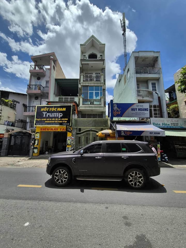 Nhà mặt tiền Thích Quảng Đức, P4 Phú Nhuận, 85m² giá 21.5 tỷ - Cơ hội đầu tư sinh lời!