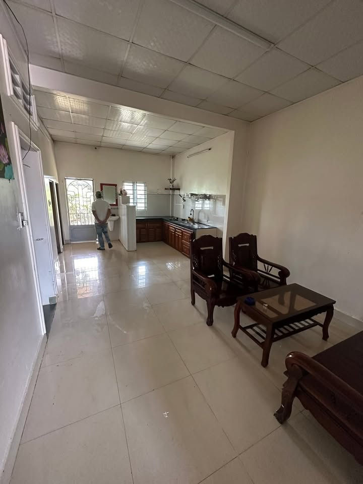 Nhà nguyên căn cho thuê mặt tiền đường 1/5, phường B'Lao, Bảo Lộc - Giá chỉ 3.5 triệu/tháng!