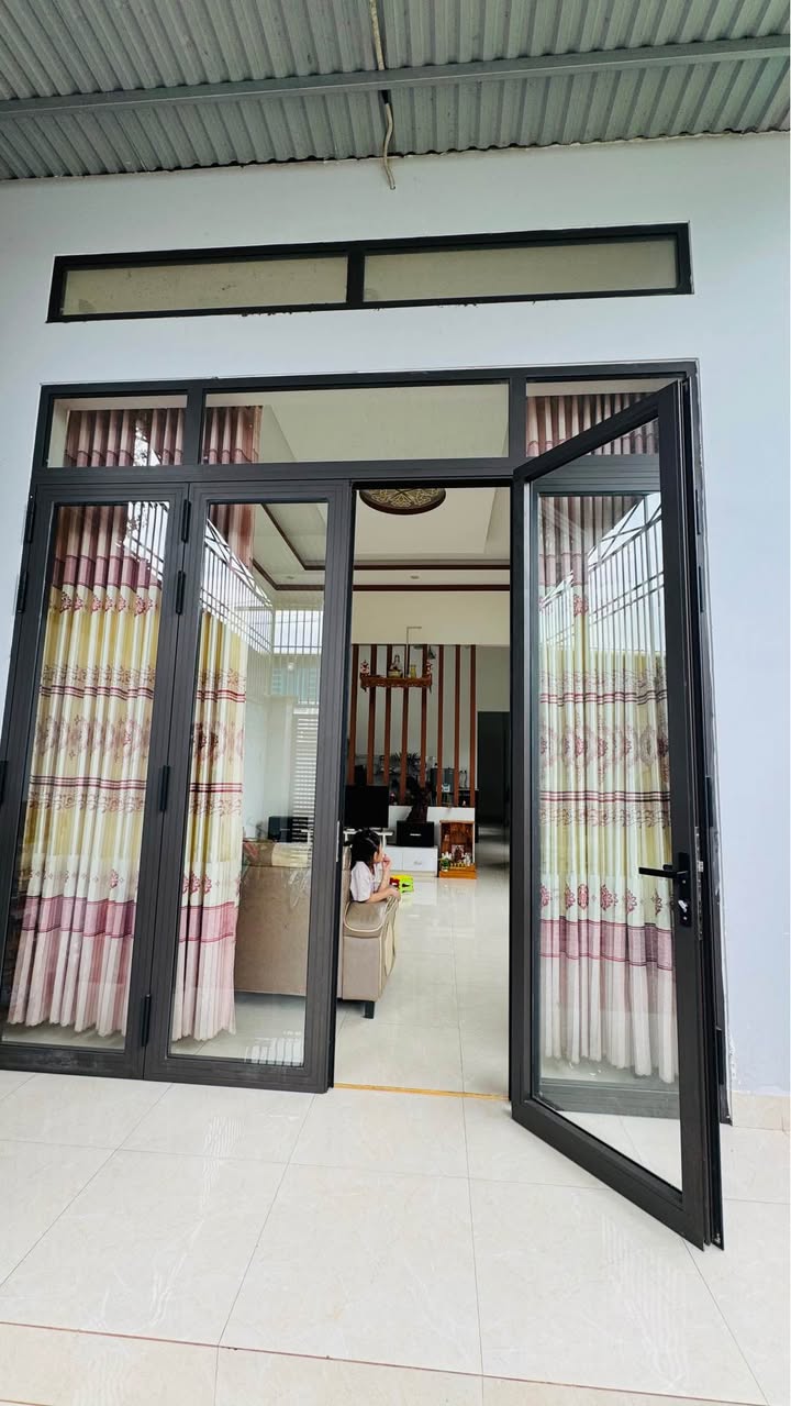 Nhà hẻm Lương Định Của, Pleiku 112m² giá 1.5 tỷ - Tiện nghi đầy đủ, sẵn sàng ở ngay!