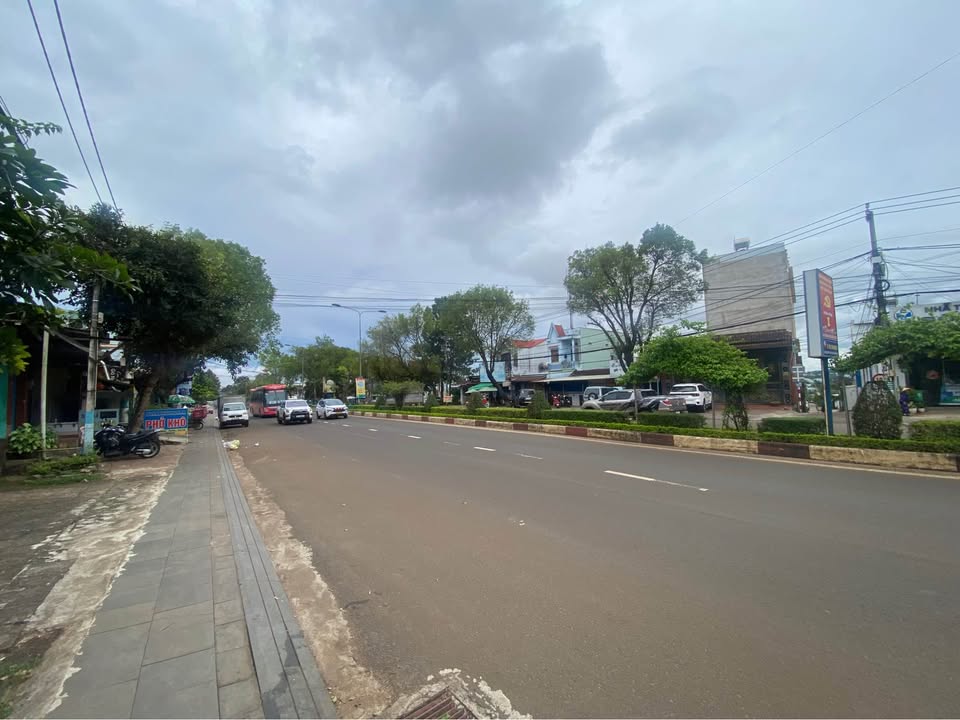 FrontHouse cho thuê tại Trường Chinh, Pleiku 320m² - Vị trí đắc địa cho kinh doanh!