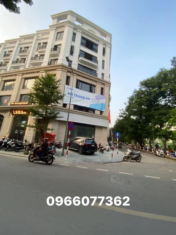 Mặt bằng cho thuê tại phố Chùa Láng, Đống Đa - Khách hàng đông đúc chờ đón!