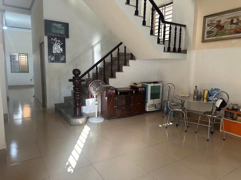 Nhà 2 tầng tại khu 3 Phú Lợi, Thủ Dầu Một, 117m² giá 4.2 tỷ - Chính chủ bán gấp!