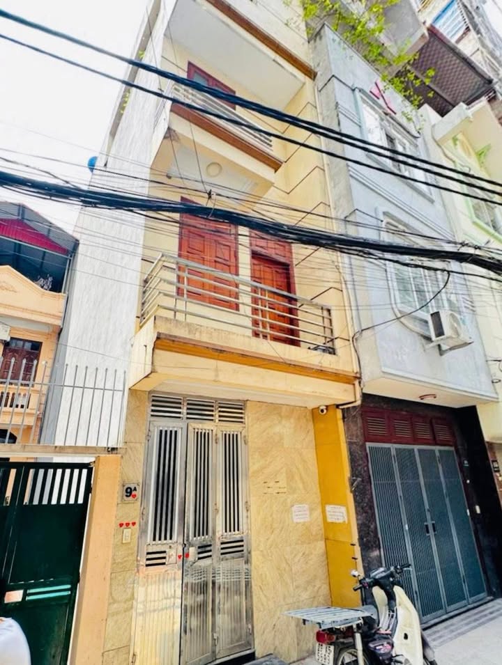 Nhà 4 tầng mặt phố Hoàng Ngân 52m² giá 13.3 tỷ - Kinh doanh cực đỉnh!