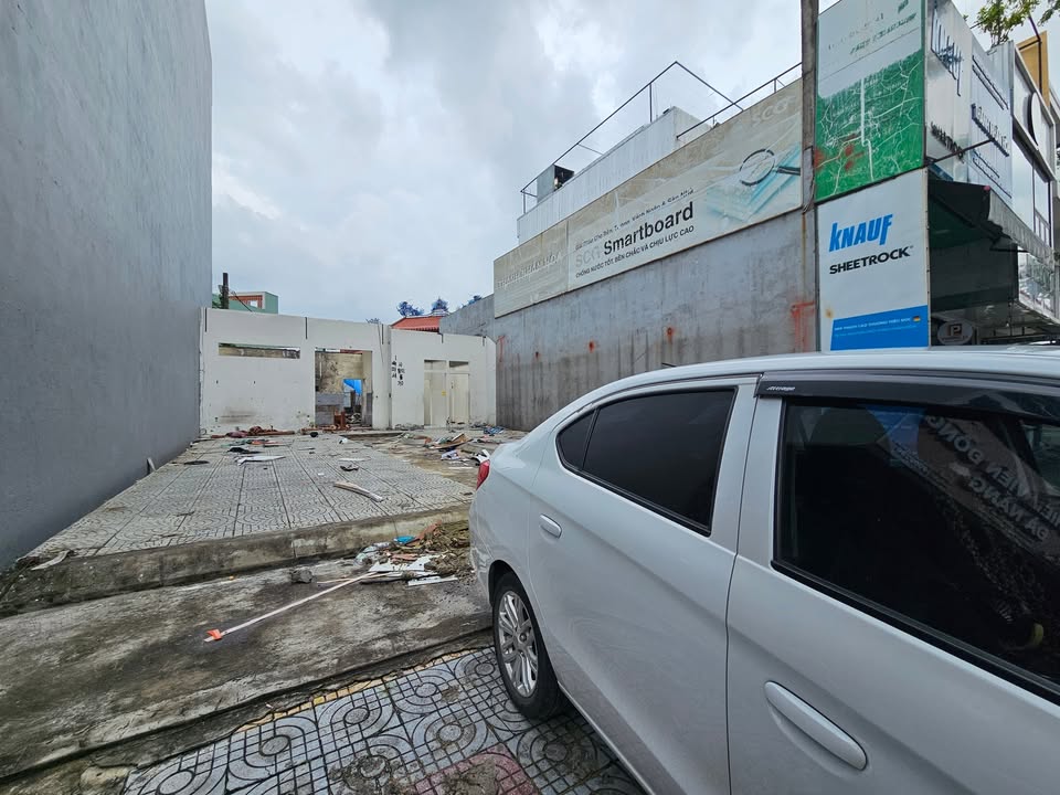 Cho thuê nhà mặt tiền Hoàng Thị Loan 100m² giá 7 triệu - Sẵn sàng vào ở!