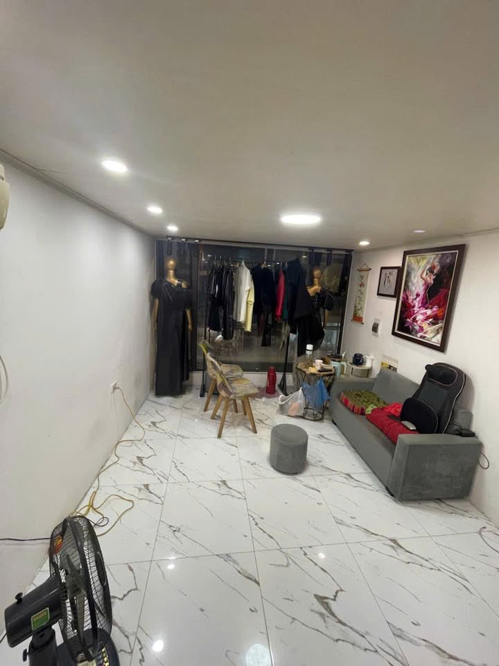 Nhà mặt phố Hạ Đình 33m² giá 5.5 tỷ - Kinh doanh đỉnh, cần bán gấp!