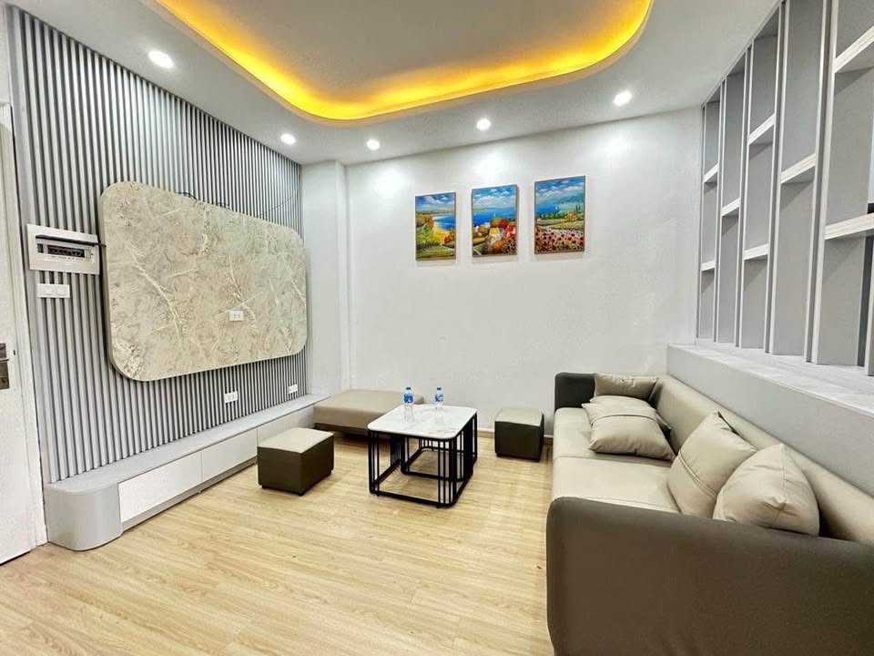 Chung cư KĐT Nam Trung Yên - Nguyễn Chánh 56m² giá 5 tỷ - Full nội thất, view mặt phố!