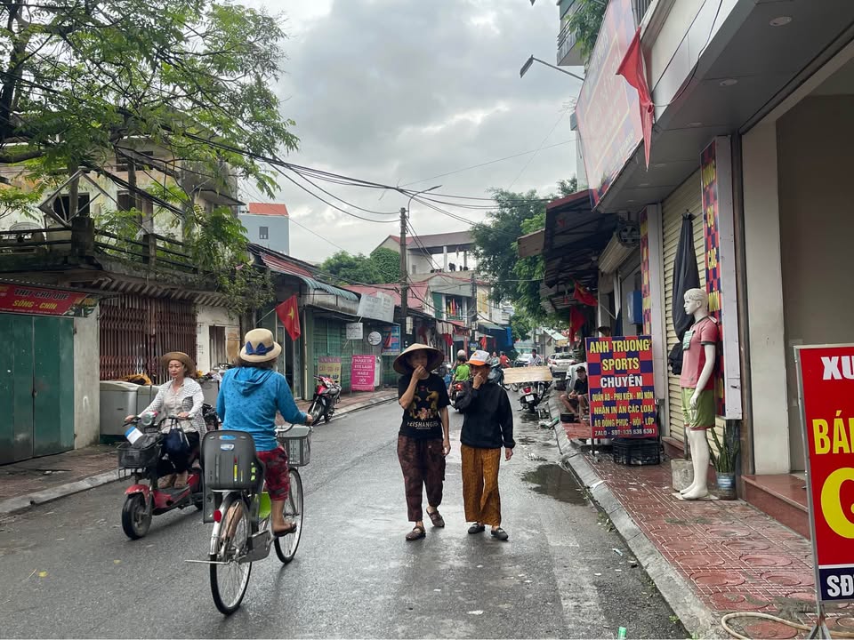 Đất Phượng Trì 50m² giá 4 tỷ - Ngõ thông trải nhựa, thuận tiện di chuyển!