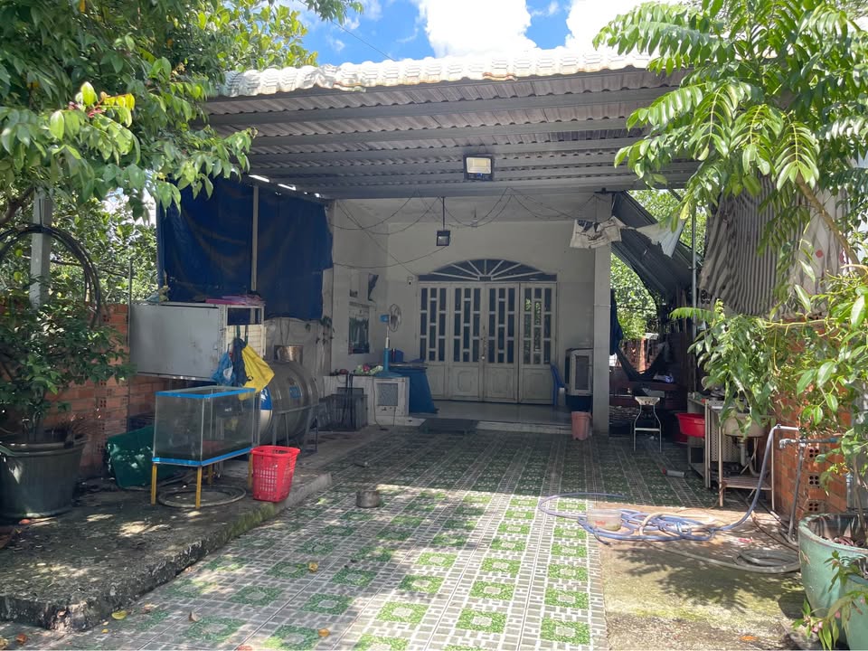 Nhà mái thái Tân Định, Bến Cát 360m² giá 1.7 tỷ - Tiện ích đầy đủ, sẵn sàng ở ngay!