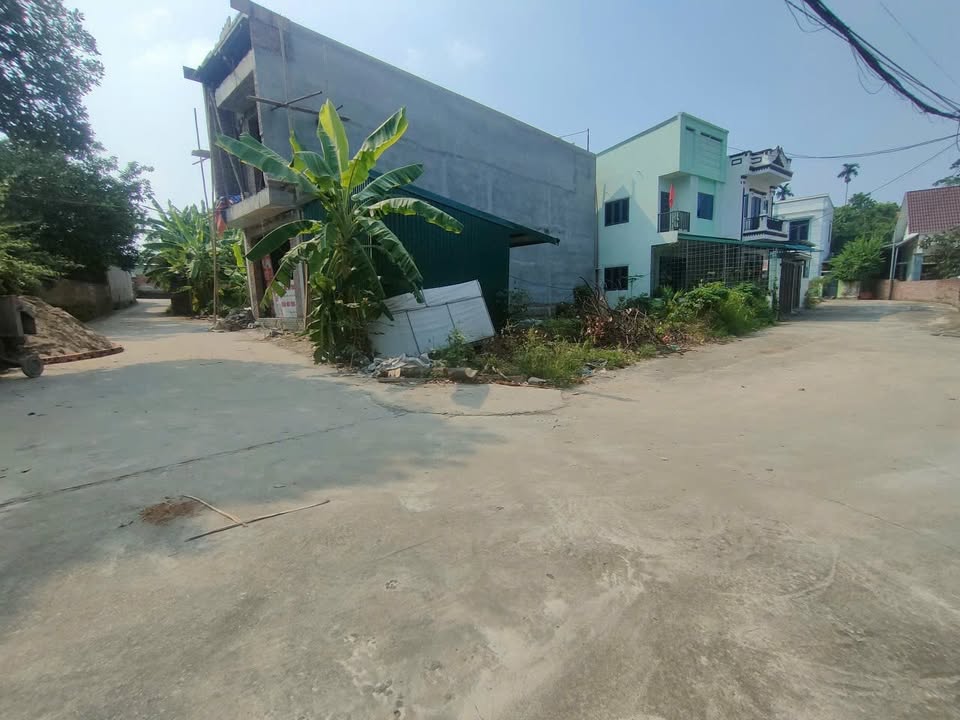 Đất nền lô góc 2 mặt tiền 84m² đường Đông Sơn - Giá chỉ 2 tỷ VND!