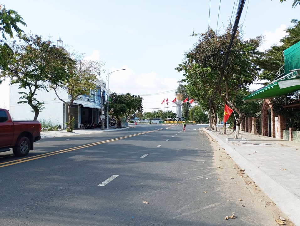 Đất nền mặt tiền Nguyễn Tất Thành, Sa Đéc 229m² giá 6 tỷ - Cơ hội đầu tư hấp dẫn!