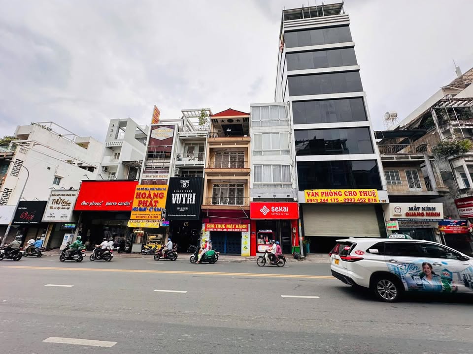 Nhà mặt tiền Phan Đình Phùng, Phú Nhuận 90m² giá 28 tỷ - Cơ hội đầu tư hấp dẫn!